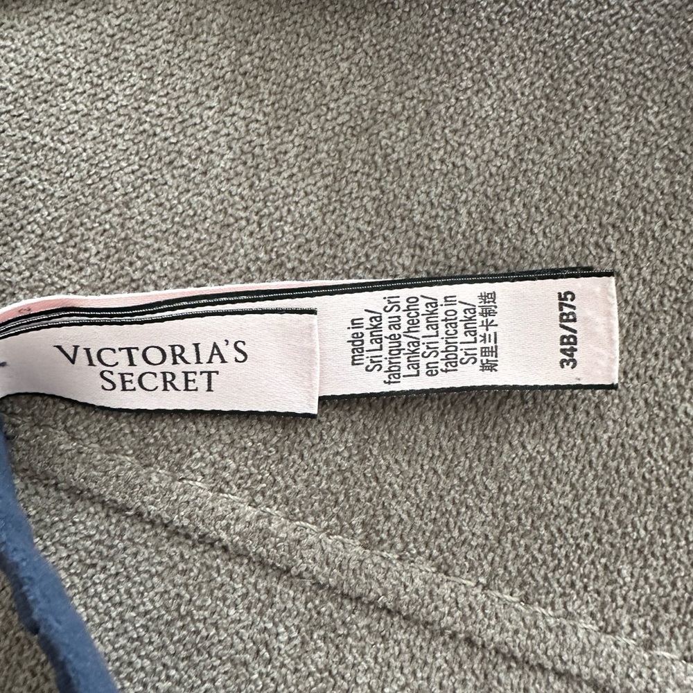 Victoria’s Secret and Pink Bras - Picture 10 of 14